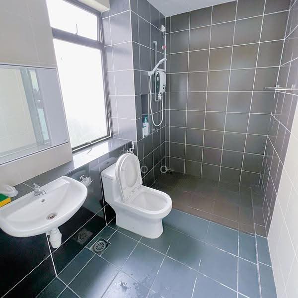 Pangsapuri untuk Disewa di Austin Regency (Pangsapuri Austin Perdana) - Foo Jun Tao - Bathroom - PropertyGuru.com.my