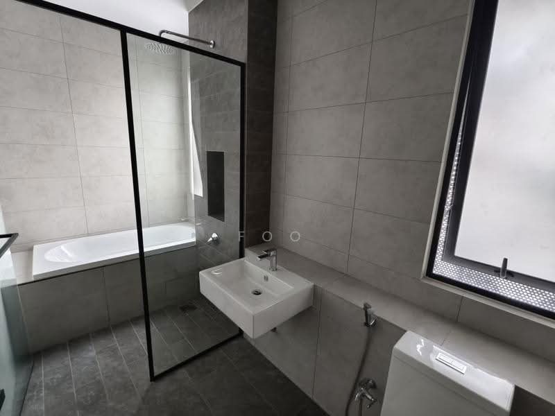 Semi-Detached House for Rent in Setia Tropika (Johor Bahru) - Foo Jun Tao - Bathroom - PropertyGuru.com.my
