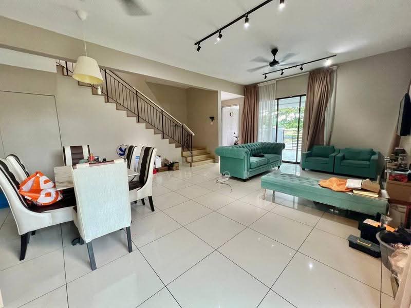 Rumah Teres 2-Tingkat untuk Dijual di Bandar Bukit Raja (Klang) - Syukor - Living Room - PropertyGuru.com.my