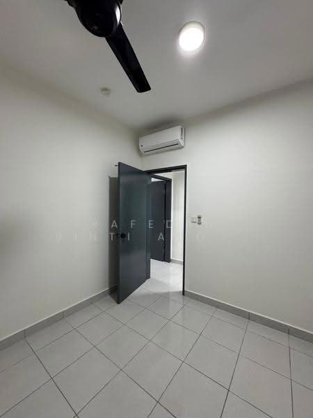 Service Residence for Sale at E'Island Lake Haven - Rafedah Binti Abdul Aziz - Interior - PropertyGuru.com.my