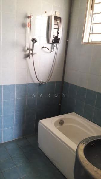 Kondominium untuk Disewa di Platinum Lake PV 10 - Aaron Ong - Bathroom - PropertyGuru.com.my