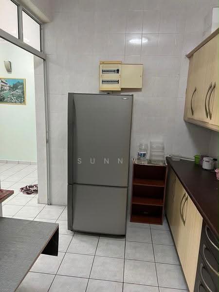 Kondominium untuk Dijual di Vistaria Condominium - Sunny Tse - Kitchen - PropertyGuru.com.my