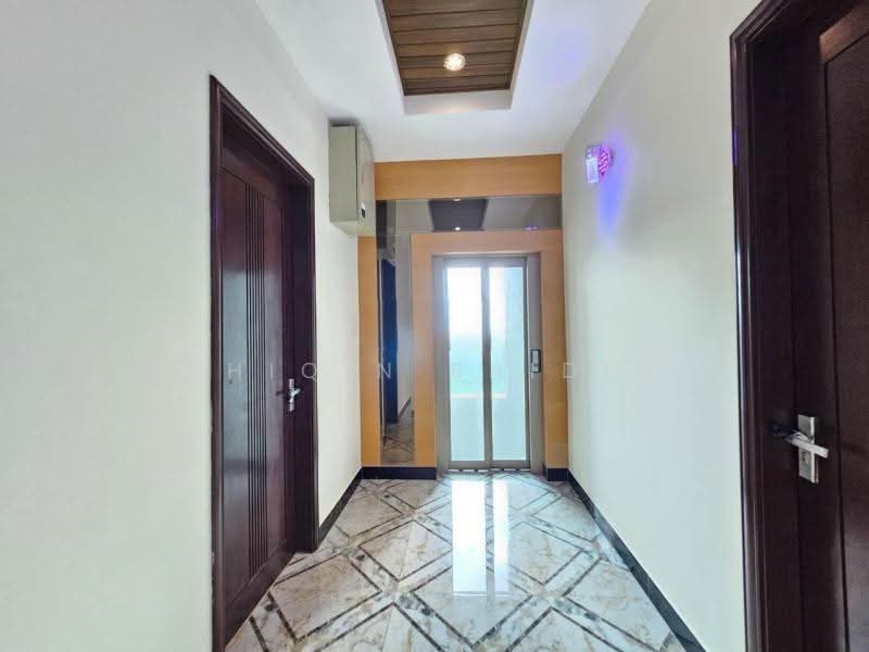 Bungalow House untuk Dijual di Mines Resort City (Seri Kembangan) - Shiqin Saidin - Corridor - PropertyGuru.com.my