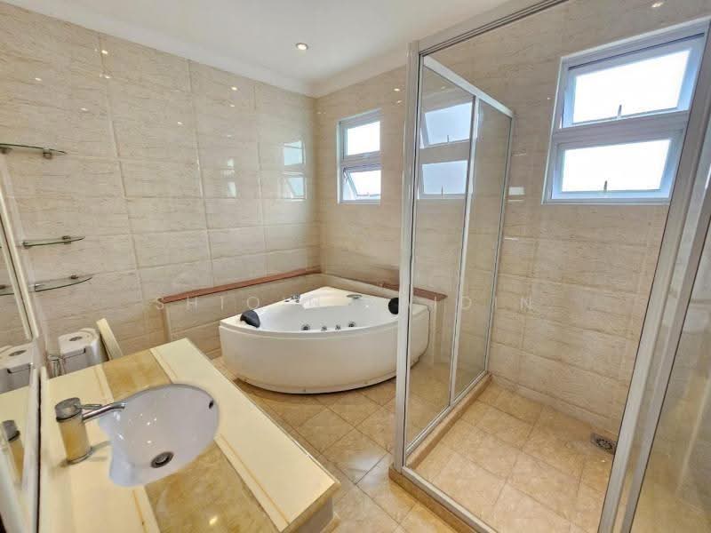 Bungalow House untuk Dijual di Mines Resort City (Seri Kembangan) - Shiqin Saidin - Bathroom - PropertyGuru.com.my