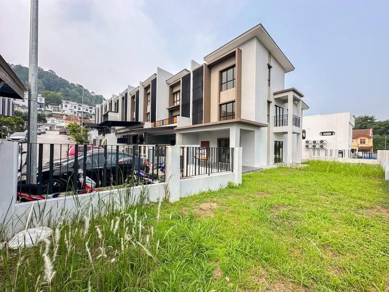 Terraced House for Sale in Gombak (Selangor) - Ahmad Ikhwan Arif - Exterior - PropertyGuru.com.my