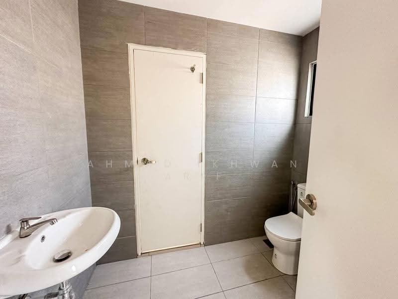 Terraced House for Sale in Gombak (Selangor) - Ahmad Ikhwan Arif - Bathroom - PropertyGuru.com.my