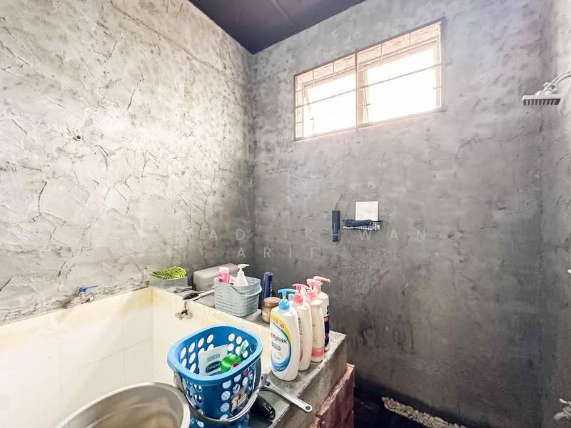 Rumah Bandar untuk Dijual di Seksyen 9 (Shah Alam) - Ahmad Ikhwan Arif - Bathroom - PropertyGuru.com.my