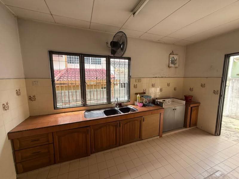 Rumah Teres 2-Tingkat untuk Disewa di Bandar Menjalara (Kuala Lumpur) - Jasmine Ong - Kitchen - PropertyGuru.com.my