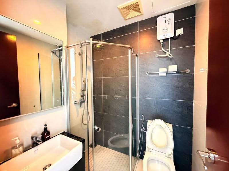 Condominium for Sale at Royal Strand @ Country Garden Danga Bay - Nicholas Tey - Bathroom - PropertyGuru.com.my