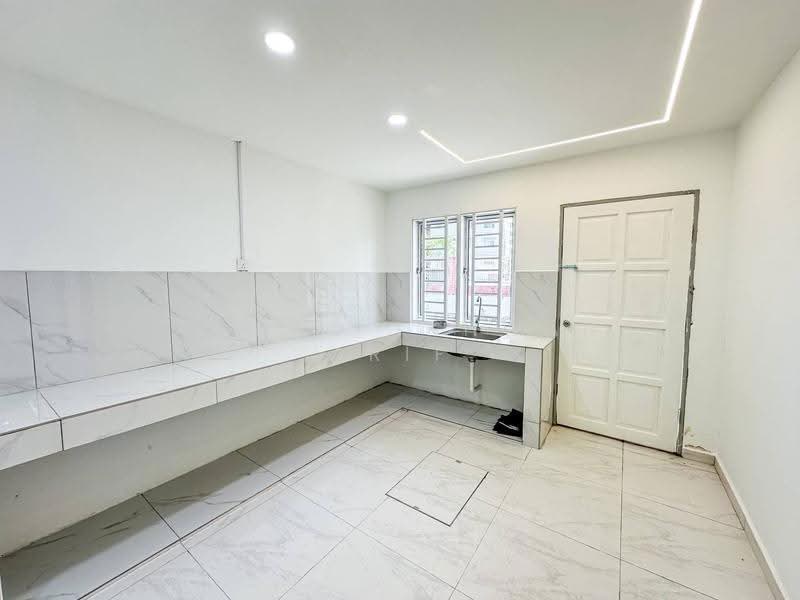 Rumah Teres 1-Tingkat untuk Dijual di Taman Petaling Indah (Klang) - Ahmad Ikhwan Arif - Kitchen - PropertyGuru.com.my