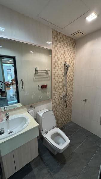 Semi-Detached House for Sale in Desa Parkcity (Kuala Lumpur) - Anthony Foong - Bathroom - PropertyGuru.com.my