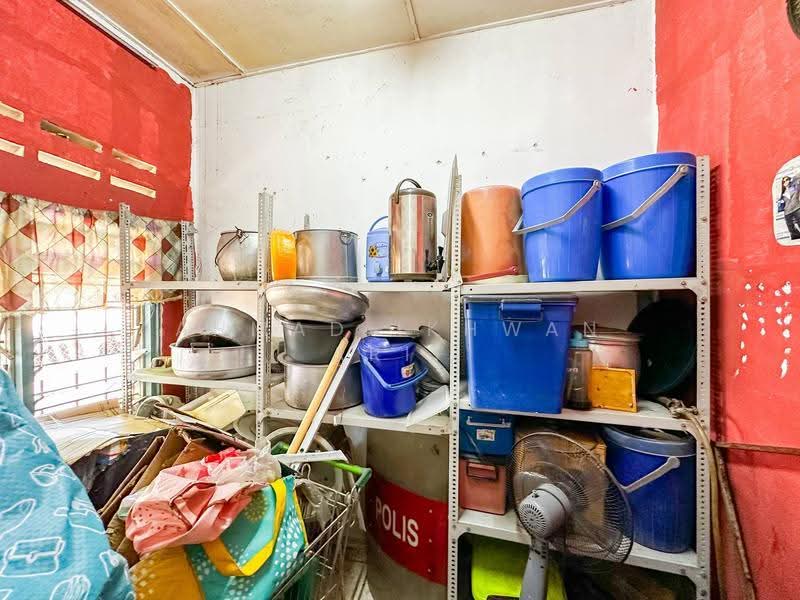 1-storey Terraced House for Sale in Taman Desa Cempaka (Nilai) - Ahmad Ikhwan Arif - Interior - PropertyGuru.com.my
