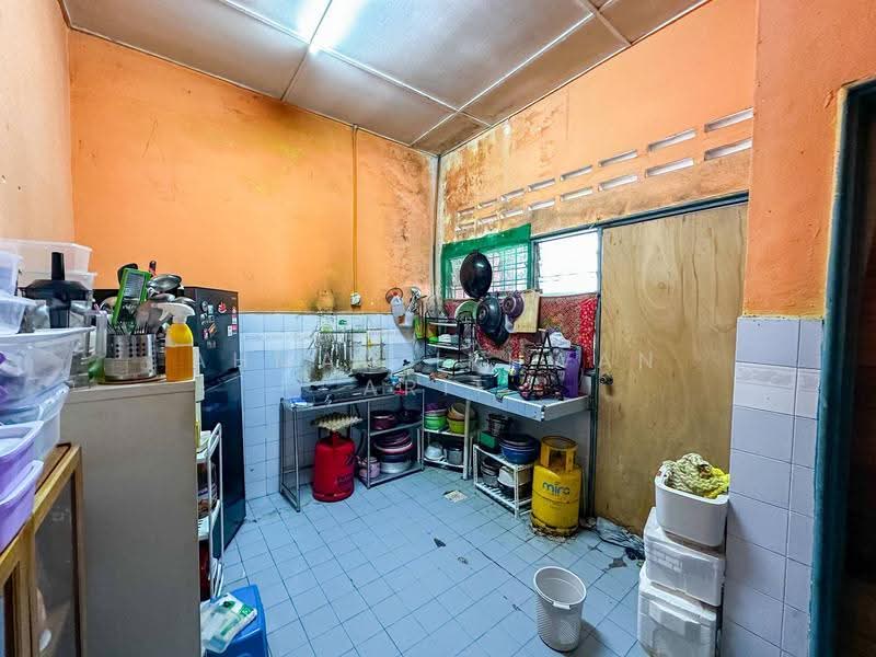 1-storey Terraced House for Sale in Taman Desa Cempaka (Nilai) - Ahmad Ikhwan Arif - Kitchen - PropertyGuru.com.my