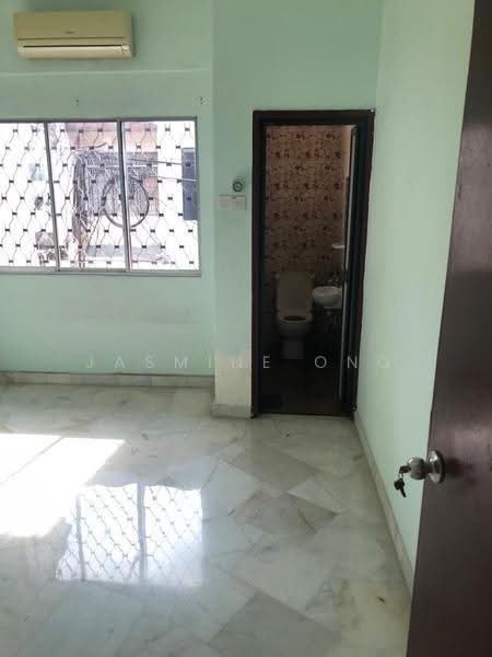 Rumah Teres 2-Tingkat untuk Disewa di Kepong Baru (Kepong) - Jasmine Ong - Bathroom - PropertyGuru.com.my