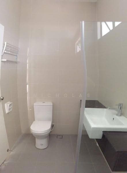 Rumah Kluster untuk Dijual di Taman Adda Heights (Tebrau) - Nicholas Tey - Bathroom - PropertyGuru.com.my