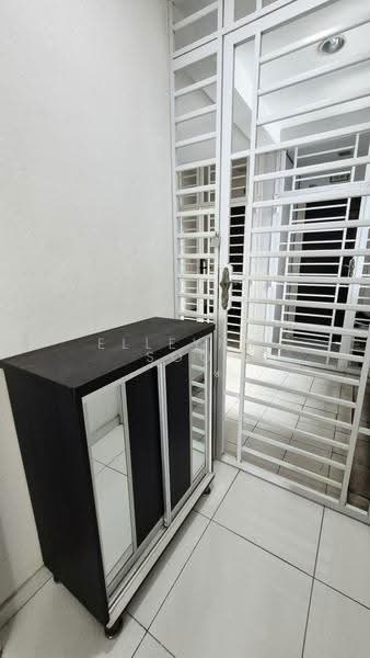 Kediaman Servis untuk Dijual di Sky Gardens Residences - Elleyna Soo - Entrance - PropertyGuru.com.my