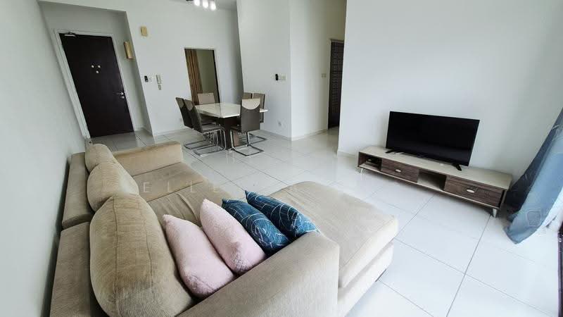 Kediaman Servis untuk Dijual di Sky Gardens Residences - Elleyna Soo - Living Room - PropertyGuru.com.my