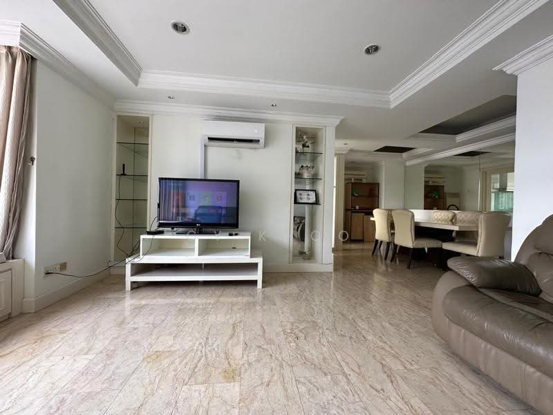 Kediaman Servis untuk Dijual di Fahrenheit 88 (KL Plaza Suites) - CY Khoo - Living Room - PropertyGuru.com.my