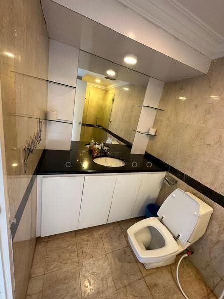 Kediaman Servis untuk Dijual di Fahrenheit 88 (KL Plaza Suites) - CY Khoo - Bathroom - PropertyGuru.com.my
