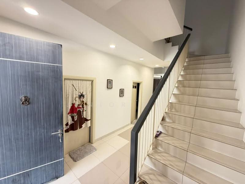Rumah Teres 2-Tingkat untuk Dijual di Rawang (Selangor) - Junior Ong - Entrance - PropertyGuru.com.my