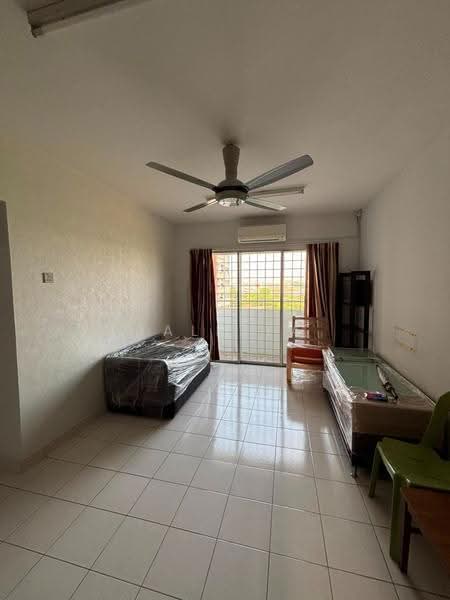 Pangsapuri untuk Disewa di Alam Prima - Jaleela Banu Ahmad - Living Room - PropertyGuru.com.my