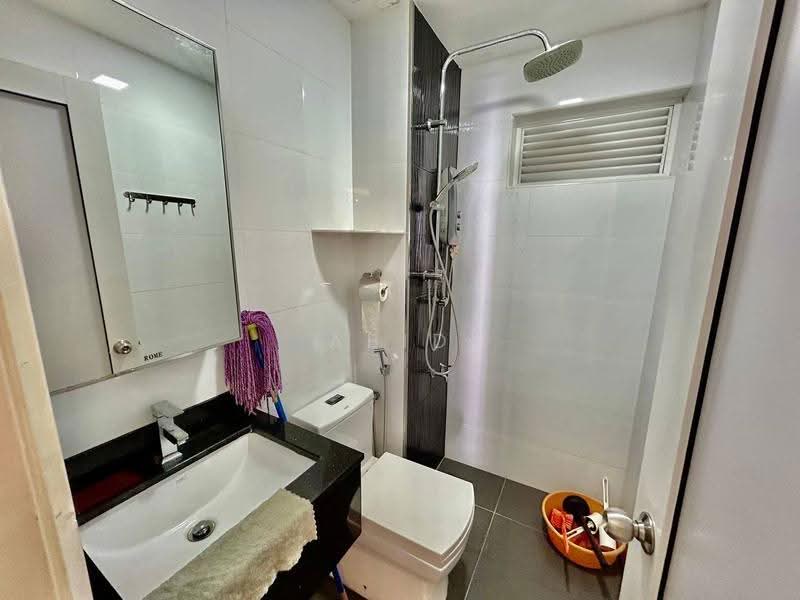 Kondominium untuk Dijual di Royal Domain Sri Putramas 2 - Abid Sabarudin - Bathroom - PropertyGuru.com.my
