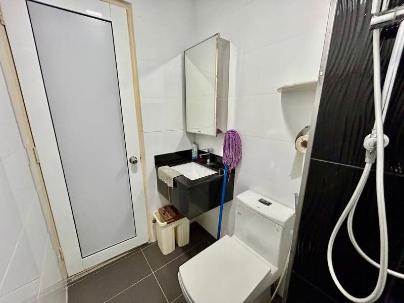 Kondominium untuk Dijual di Royal Domain Sri Putramas 2 - Abid Sabarudin - Bathroom - PropertyGuru.com.my