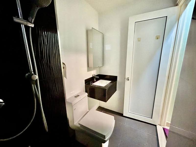 Kondominium untuk Dijual di Royal Domain Sri Putramas 2 - Abid Sabarudin - Bathroom - PropertyGuru.com.my
