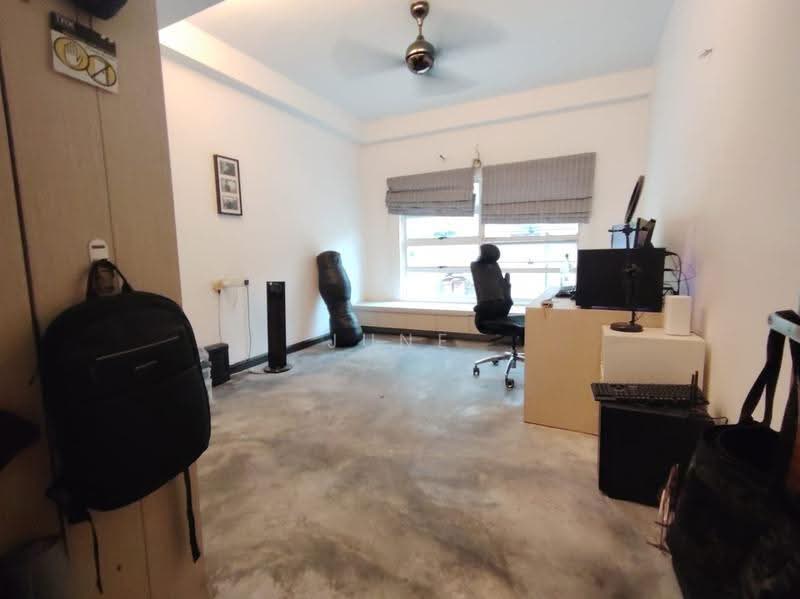 Rumah Berkembar untuk Dijual di Petaling Jaya (Selangor) - June Pei - Study - PropertyGuru.com.my