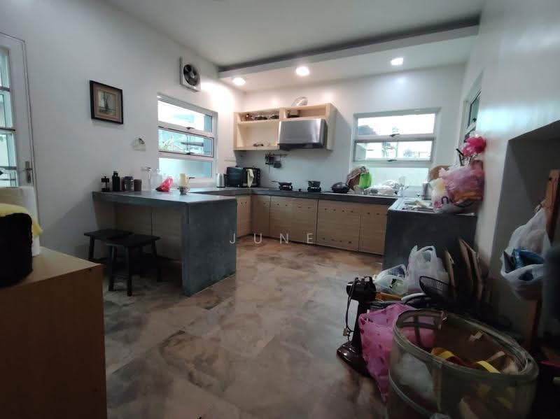 Rumah Berkembar untuk Dijual di Petaling Jaya (Selangor) - June Pei - Kitchen - PropertyGuru.com.my