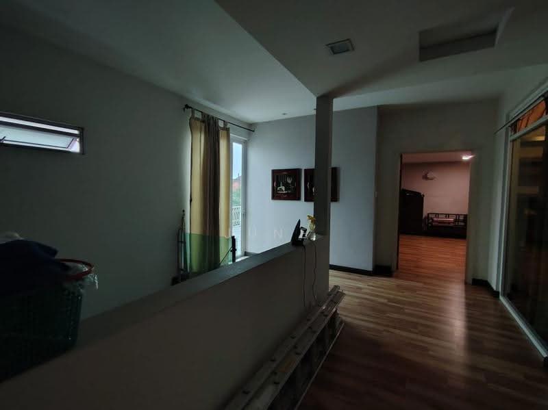 Rumah Berkembar untuk Dijual di Petaling Jaya (Selangor) - June Pei - Corridor - PropertyGuru.com.my