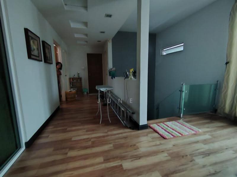Rumah Berkembar untuk Dijual di Petaling Jaya (Selangor) - June Pei - Corridor - PropertyGuru.com.my
