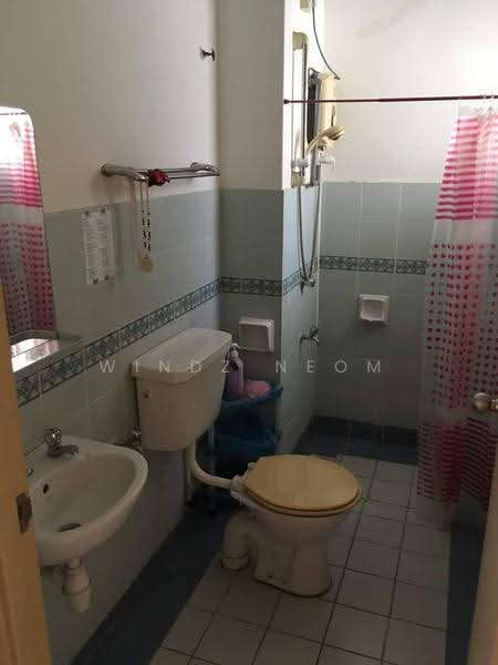 Terraced House for Sale in Bandar Kinrara Seksyen 5 (Bandar Kinrara) - Windz Neom - Bathroom - PropertyGuru.com.my
