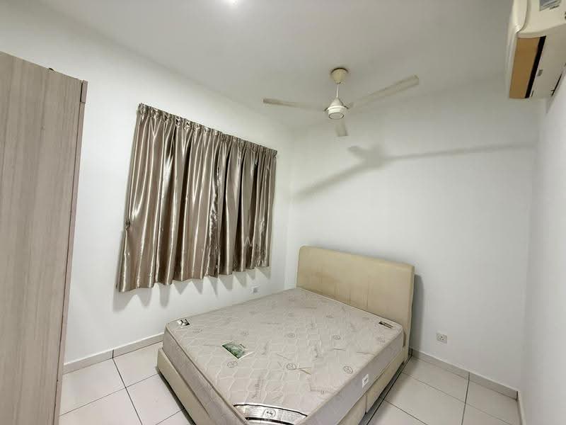 Kediaman Servis untuk Dijual di Sky View - Wan Ning - Bedroom - PropertyGuru.com.my