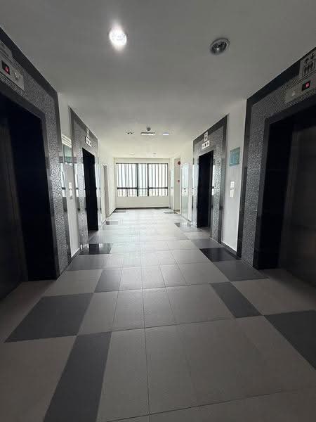 Kediaman Servis untuk Dijual di Sky View - Wan Ning - Corridor - PropertyGuru.com.my