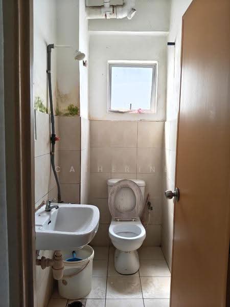 Shop / Office untuk Dijual di Pusat Perdagangan Pandan (Tebrau) - Catherine Ong - Bathroom - PropertyGuru.com.my