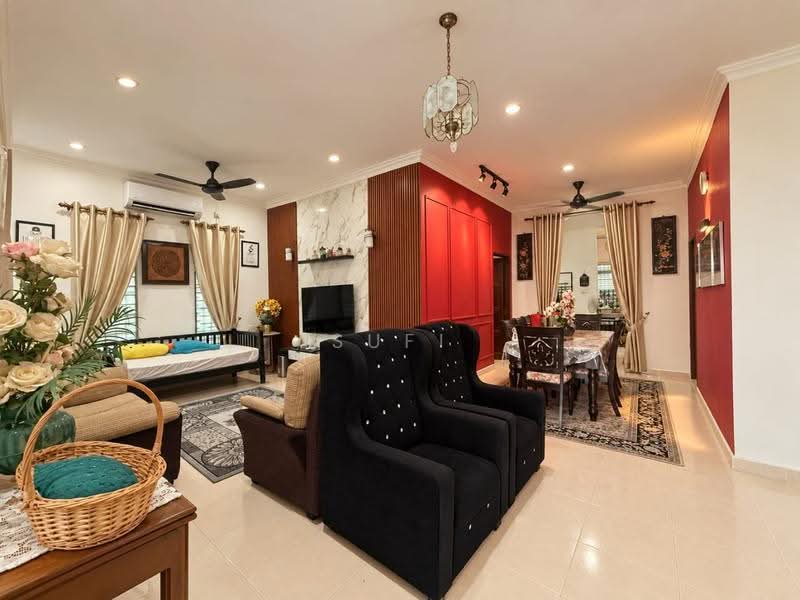 Bungalow House untuk Dijual di Taman Sri Lambak (Kluang) - Sufi Norman - Living Room - PropertyGuru.com.my