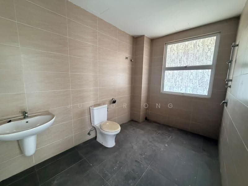Semi-Detached House for Sale in Rawang (Selangor) - Junior Ong - Bathroom - PropertyGuru.com.my