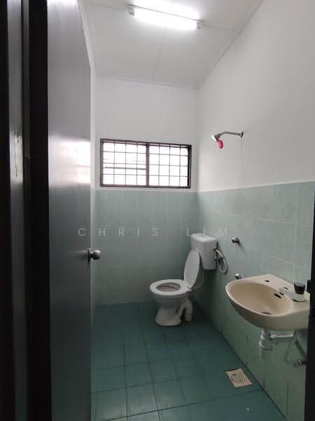 Terraced House for Rent in Garden Avenue (Seremban 2) - Chris Lim - Bathroom - PropertyGuru.com.my