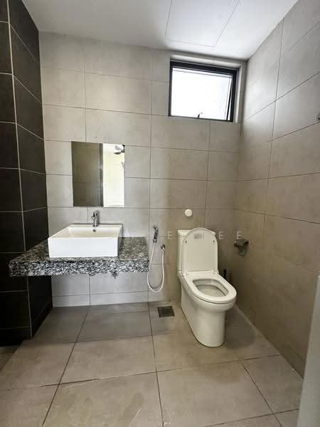 Kediaman Servis untuk Disewa di Luminari - Yvonne Lee - Bathroom - PropertyGuru.com.my