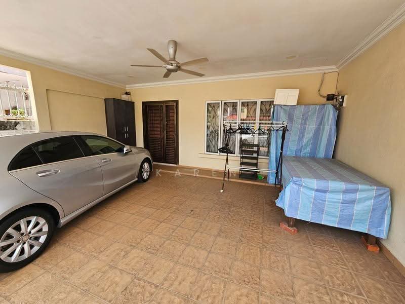 Rumah Teres untuk Dijual di Taman Cheras (Cheras) - KAREN SIA - Car Park - PropertyGuru.com.my
