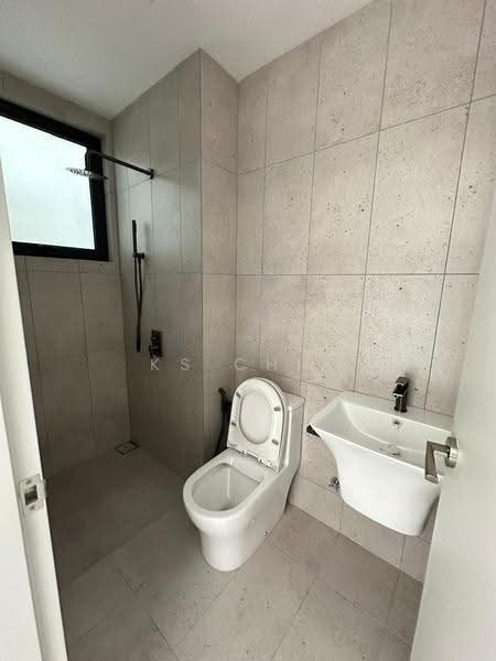 Kediaman Servis untuk Dijual di OUG Parklane - KS Chia - Bathroom - PropertyGuru.com.my