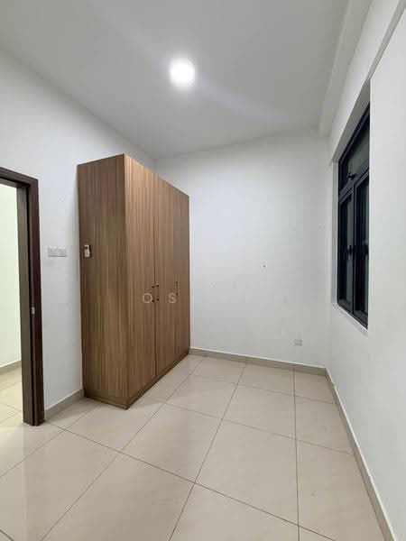 Kediaman Servis untuk Disewa di D'Secret Garden (Pangsapuri Kempas Indah) - Oscar Wong - Bedroom - PropertyGuru.com.my