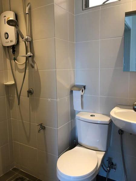 Kondominium untuk Disewa di Sky Awani Residensi 1 - Kathy Yap - Bathroom - PropertyGuru.com.my