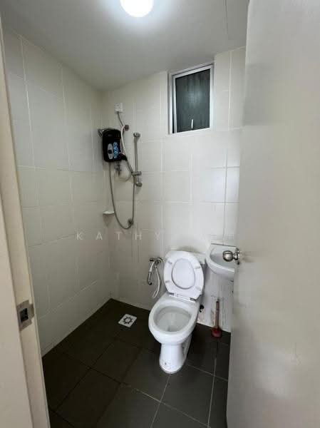 Kondominium untuk Disewa di Sky Awani Residensi 1 - Kathy Yap - Bathroom - PropertyGuru.com.my