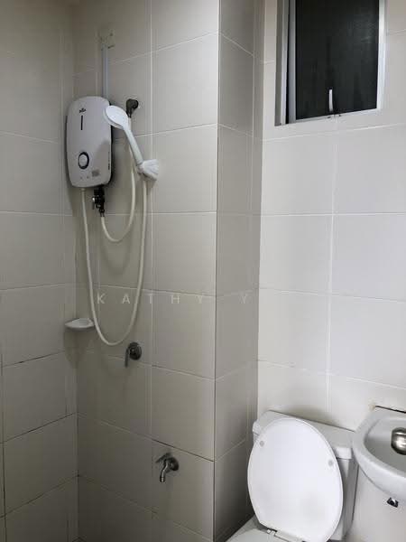 Kondominium untuk Disewa di Sky Awani Residensi 1 - Kathy Yap - Bathroom - PropertyGuru.com.my