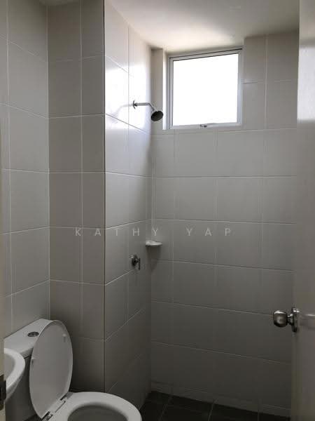 Kondominium untuk Disewa di Sky Awani Residensi 1 - Kathy Yap - Bathroom - PropertyGuru.com.my