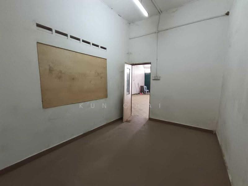 Kedai untuk Disewa di Taman Sri Skudai (Skudai) - Kun Chai - Interior - PropertyGuru.com.my