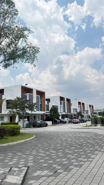 Rumah Berkembar untuk Dijual di Kajang (Selangor) - KAREN SIA - Exterior - PropertyGuru.com.my