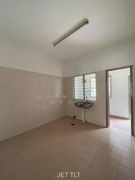 Rumah Teres untuk Dijual di Bandar Botanic (Klang) - Raymond Choo - Kitchen - PropertyGuru.com.my